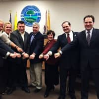 <p>Bloomingdale&#x27;s mayor and council took an anti-bullying pledge on Tuesday night.</p>