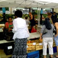 <p>The Hartsdale Farmers Market draws crowds seeking fresh produce and other goodies in the summer.</p>