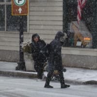<p>Shoppers in Westchester communities navigated the early snow Tuesday.</p>
