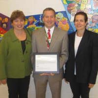 <p>Gary Mastrangelo, principal, Highview Elementary School, center, with Karen Greenspan, Board of Trustees and Education Committee, ArtsWestchester right, and Miriam Bernabei, director of arts, music and special programs in Greenburgh schools.</p>