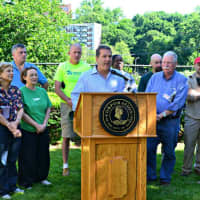 <p>Mayor Mike Spano and nearly 100 volunteers joined in the clean up of the Old Croton Aqueduct Trail </p>