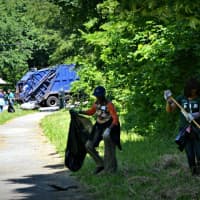 <p>Volunteers walked the trails picking up garbage and gave the trail a thorough cleaning. </p>