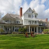 <p>Filmmaker Ron Howard and his wife, Cheryl, sold their Greenwich backcountry estate for $27.5 million last month. </p>