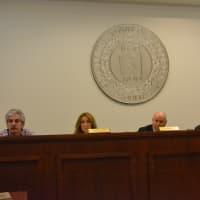 <p>The Bedford Town Board voted 3-2 in favor of a new blue-collar union contract.</p>