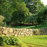 <p>The stone walls at Weir Farm National Historic Site are built without any mortar. </p>