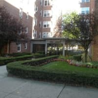 <p>An apartment at 625 Gramatan Ave. in Mount Vernon is open for viewing on Sunday.</p>