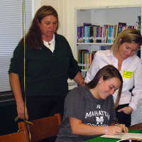 <p>Molly Fitzpatrick signs with Manhattan College. </p>