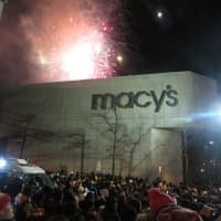 <p>White Plains fireworks behind Macy&#x27;s.</p>