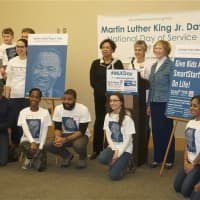 <p>Volunteers from Volunteer New York! and the United Way.</p>