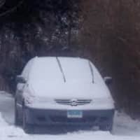 <p>This Deer Hill Avenue driver is prepared for the snow. </p>