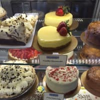 <p>Some cakes at the Riverside location.</p>