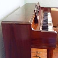 <p>A piano, owned by a Darien resident, is looking for a new home.</p>
