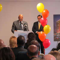 <p>Mayor Ernest Davis speaks about the affordable housing project.</p>