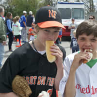 <p>Baseball players love hot dogs. </p>