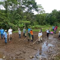 <p>The Fairfield Country Day students helped local residents with sustainable farming projects.</p>