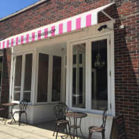 <p>Sugar Mama Bakeshop is close to the Larchmont Theater.</p>