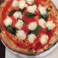 <p>The Margherita pizza.</p>