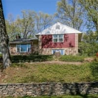 <p>319 Old Colony Road, Hartsdale </p>