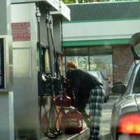 <p>The Hess gas station in Tarrytown saw long lines on Thursday morning as residents filled up on fuel.</p>