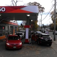 <p>The other Citgo station had a large line for gas.</p>
