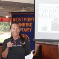 <p>Susan Lloyd thanks the Westport Sunrise Rotary.</p>