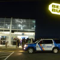<p>Westchester County Police helped maintain order at Best Buy&#x27;s Black Friday opening.</p>