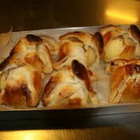 <p>Bake some scrumptious wrapped apples for your family this Christmas with Hartsdale chef Tomas Saez&#x27;s recipes.</p>