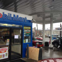 <p>The Mobil gas station on 174 Westchester Ave. was robbed Thursday morning at gunpoint. </p>