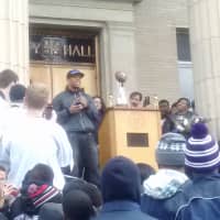 <p>Baltimore Ravens&#x27; running back and New Rochelle native Ray Rice addresses the crowd at a rally in his honor Saturday morning.</p>