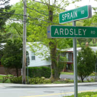 <p>The corner of Ardsley and Sprain roads is especially busy at morning and evening rush hours.</p>