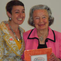 <p>Julie Forsyth presents an award to Babs White. </p>