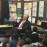 <p>Mayor Harry Rilling also read to the students at Tracey Elementary.</p>