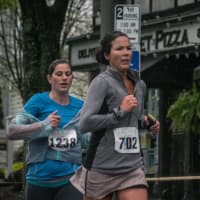 <p>Margaret Platt (702) of Ridgefield and Shannon Griffiths of New Canaan compete in the homestretch at Sunday&#x27;s race.</p>