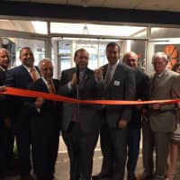 <p>Orange Bank opens a new branch in New City.</p>