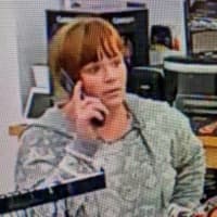 <p>A man and woman allegedly stole speakers from Kohl&#x27;s in Ronkonkoma, police said.</p>