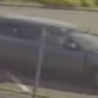<p>The two men fled in this vehicle after stealing $1,600 worth of Apple watches from T-Mobile in Lindenhurst.</p>
