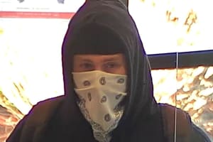 Suspect In Attempted Long Island Bank Robbery At Large