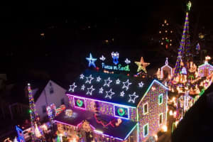 Christmas Light Show Is Making Spirits Bright For The Holidays In Fairfield