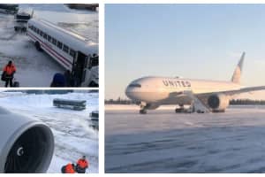 Newark Passengers Desperately Tweeted For Help During 14 Hours Trapped On Freezing Plane