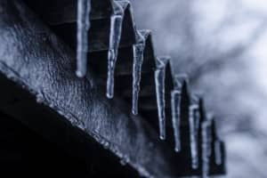Advocate Brokerage Experts Explain The Dangers Of Ice Dams
