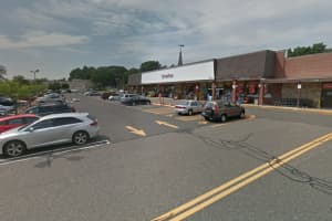 $748 Charged On Credit Card Stolen From Woman's Purse At Stop & Shop, Darien Police Say