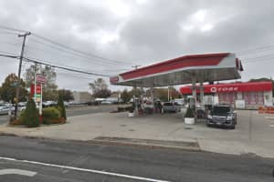 Suspect On Loose After Knifepoint Robbery At Massapequa Gas Station