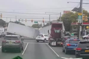 Collapsed Tractor Trailer Shuts Route 1&9 In Linden