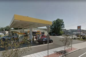 Stamford Gas Station Robbed At Gunpoint
