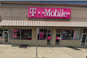 Police Search For Suspects Who Fled In BMW After Robbery At Long Island T-Mobile Store