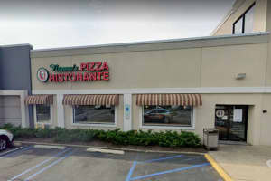 Nonna's Pizza On Route 17 Shutters