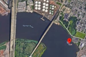 Marine Crews Recover Parkway Jumper's Body From River