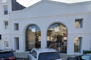Fairfield County Apple Store Burglarized, 13 iPhones Stolen