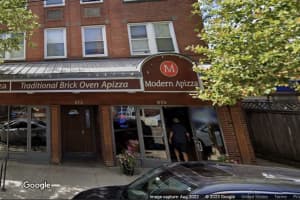 New Haven Eatery Named 2023 Pizzeria Of Year By New Report