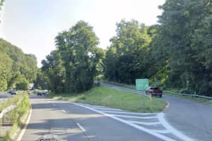 6 Hospitalized, Road Closed After Head-On Crash On Saw Mill River Parkway In Bedford